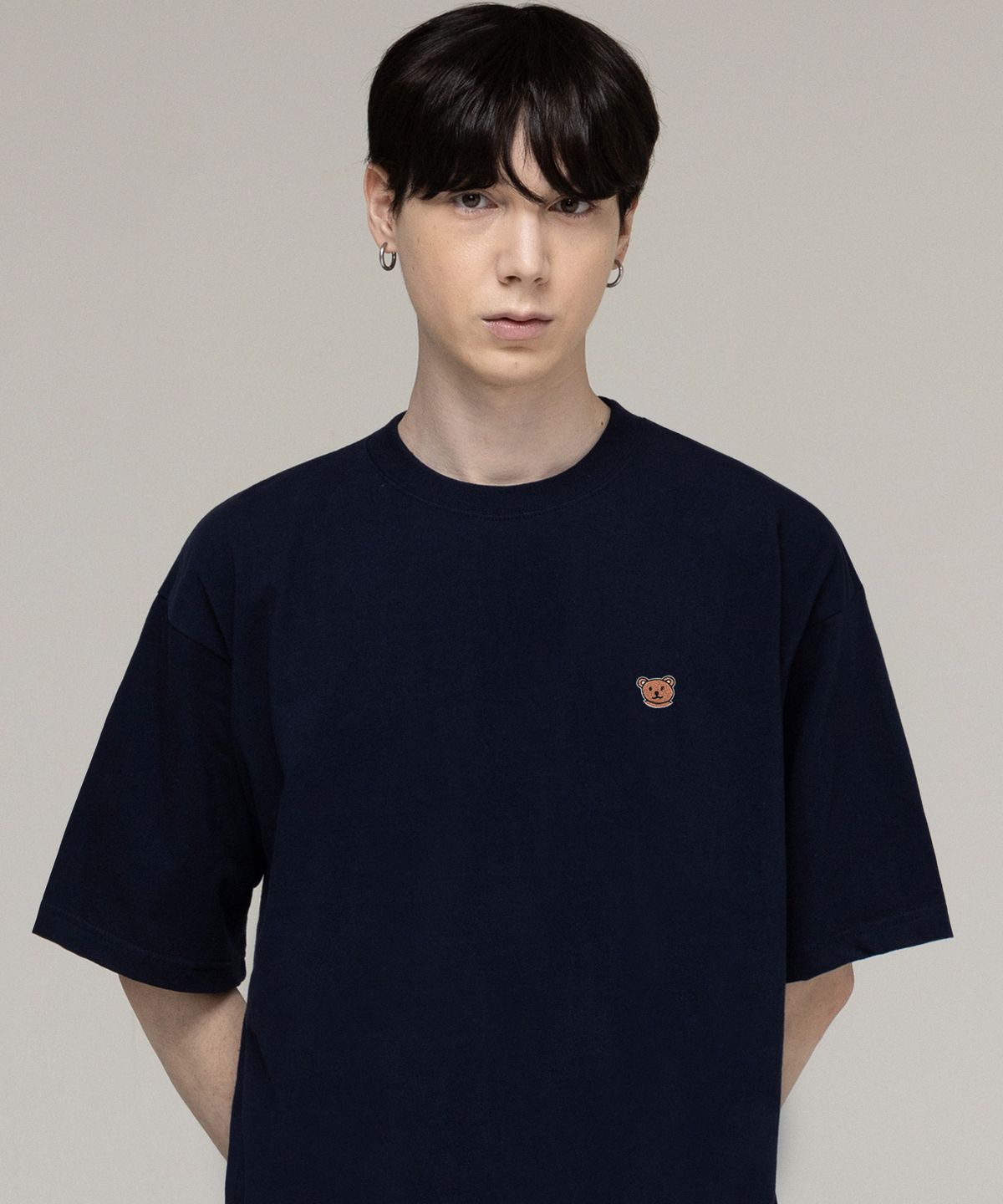 그레이버(GRAVER) [UNISEX]스몰 베어 페이스 스마일 반팔티_네이비