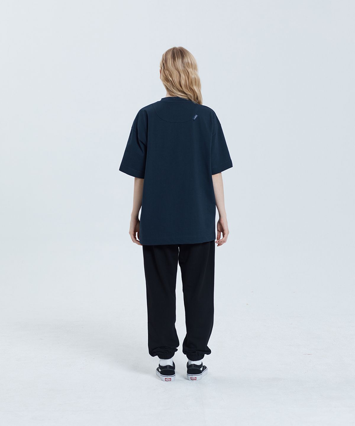 베스띠또(VESTITO) RIPETUTO LOGO TS (반복로고 티셔츠)