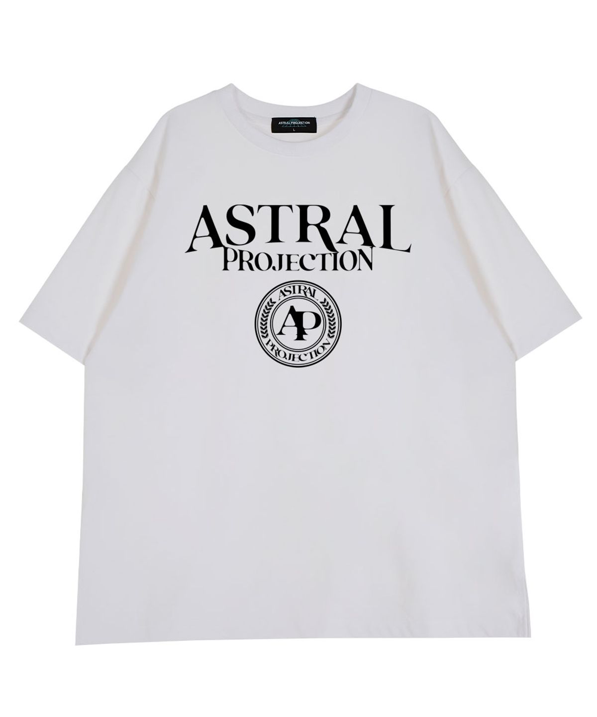 아스트랄 프로젝션(ASTRAL PROJECTION) 레터링 로고 엠블럼 라운드 넥  40수 이중직 면 반팔 티셔츠_화이트