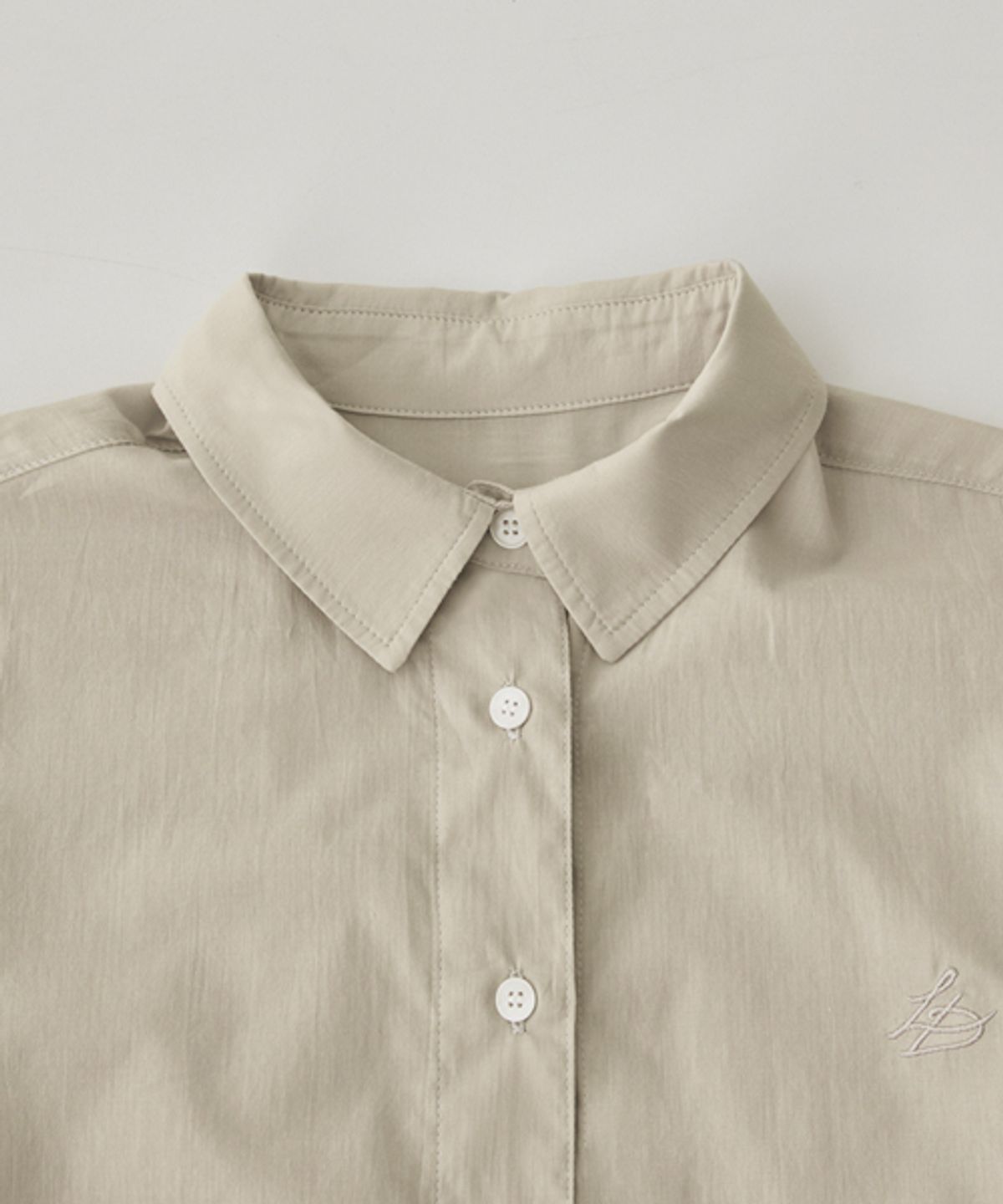 레이디 볼륨(LADY VOLUME) BASIC LOGO PLAY SHIRT_BEIGE