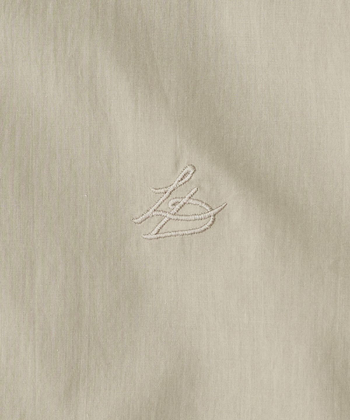 레이디 볼륨(LADY VOLUME) BASIC LOGO PLAY SHIRT_BEIGE