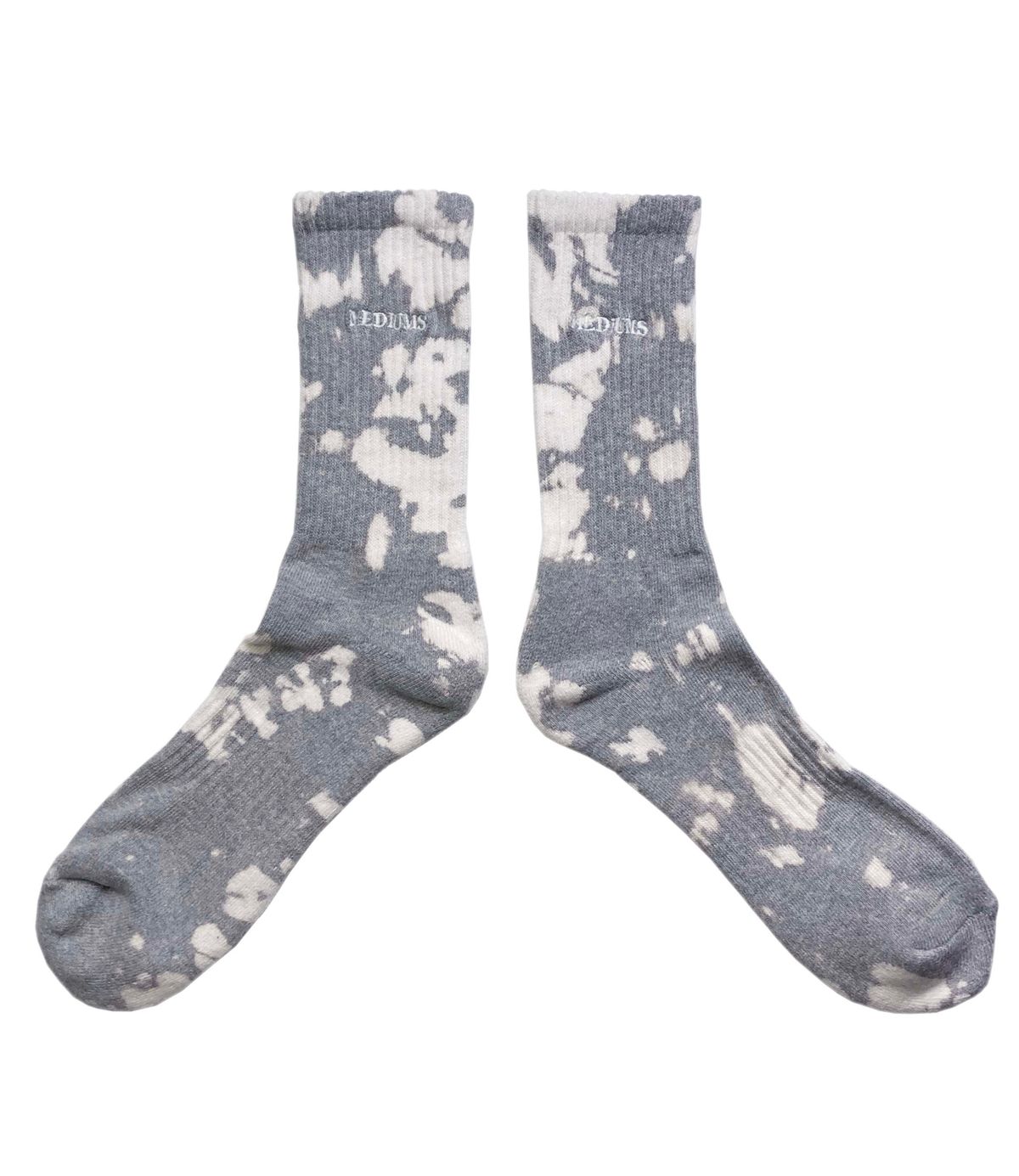미디엄스(MEDIUMS) [3 PACK] MEDIUMS Logo Hand Bleach Tie Dye Socks - 미디엄스 로고 블리치 타이다이 양말