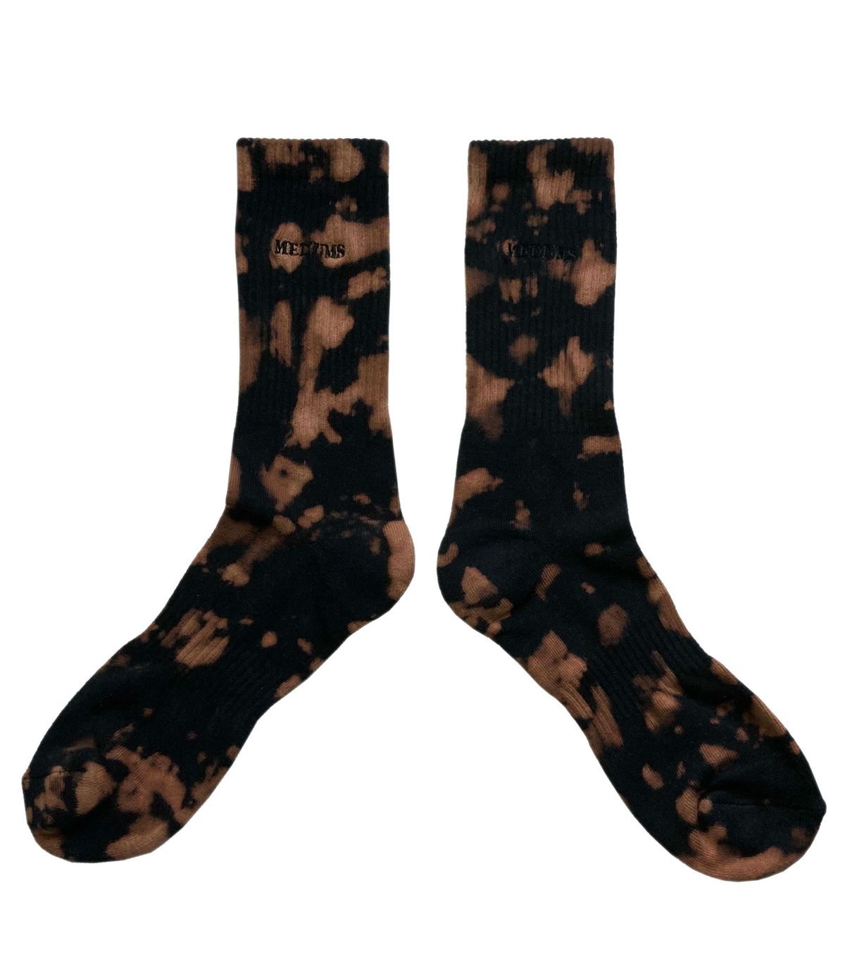 미디엄스(MEDIUMS) [3 PACK] MEDIUMS Logo Hand Bleach Tie Dye Socks - 미디엄스 로고 블리치 타이다이 양말