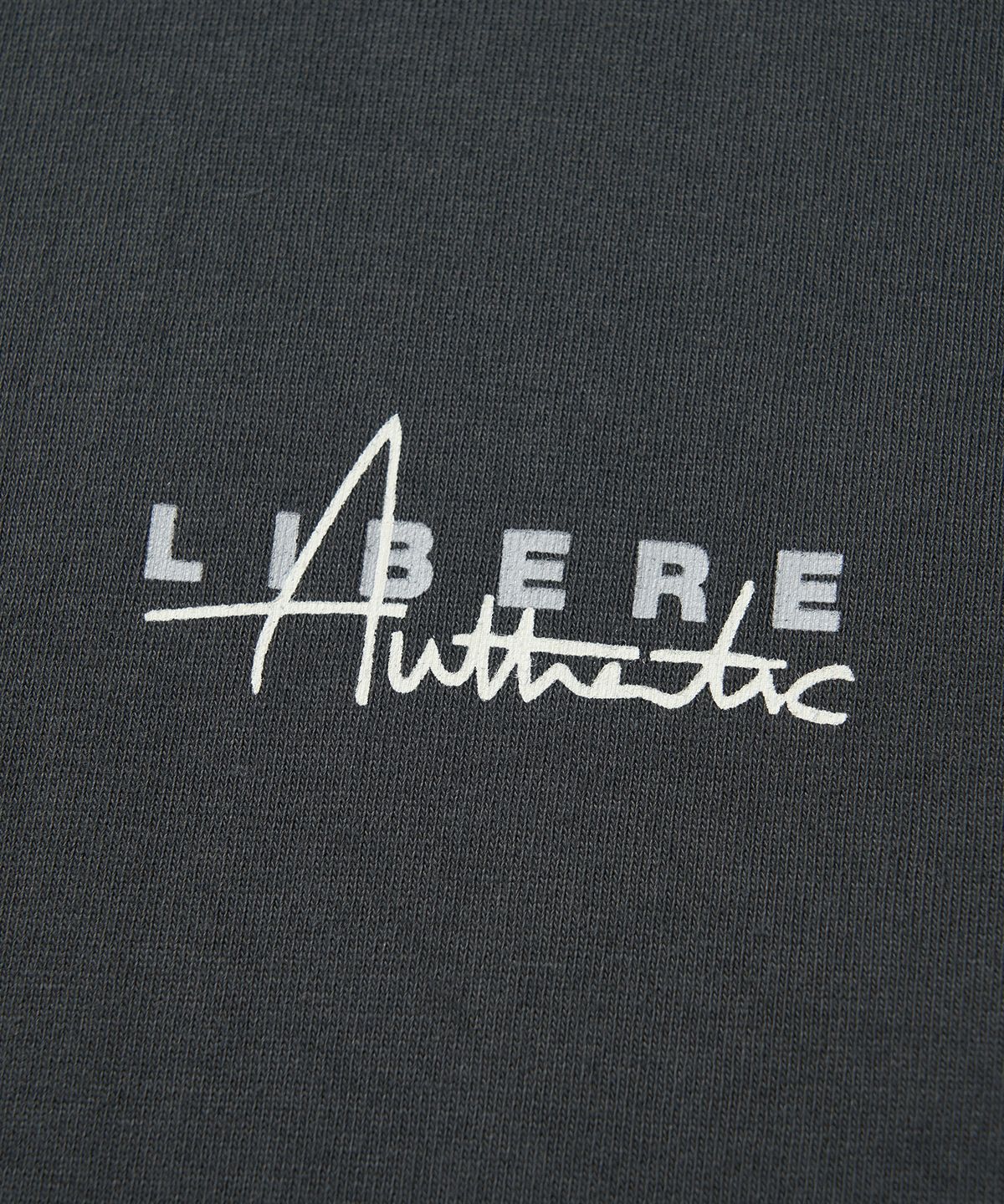 리베레(LIBERE) LIBERE AUTHENTIC LOGO TEE / CHARCOAL