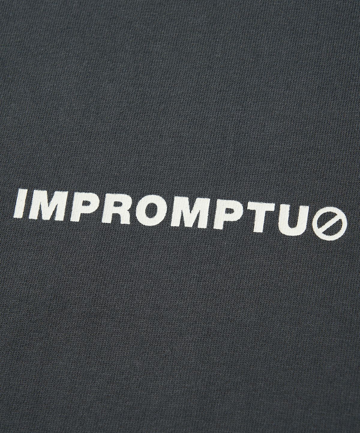 리베레(LIBERE) IMPROMPTU LOGO TEE / CHARCOAL