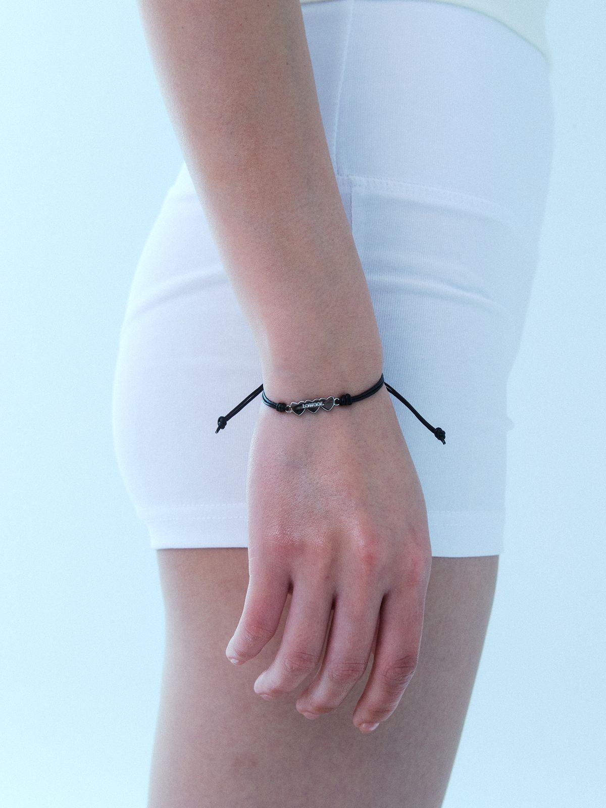 로울(LOWOOL) Triple heart black bracelet