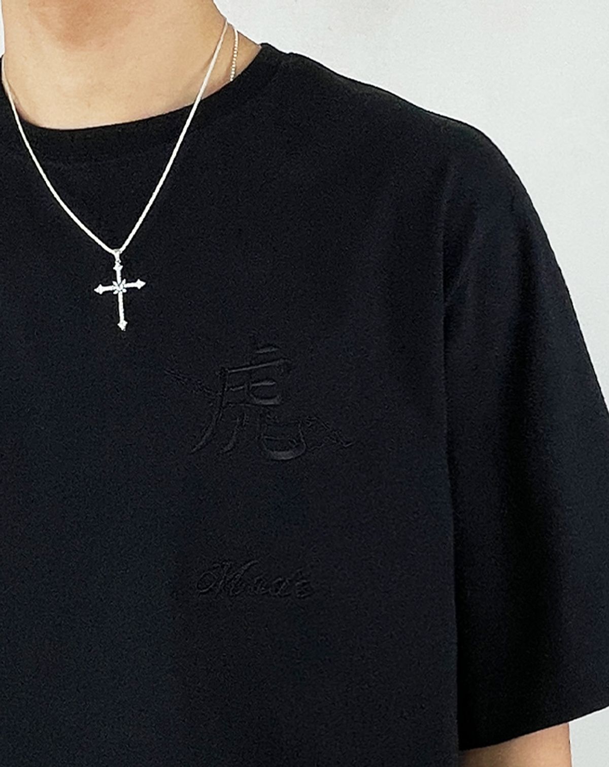 에이메이드(A MADE) 메이드 타이거 자수 오버핏 티셔츠(블랙)