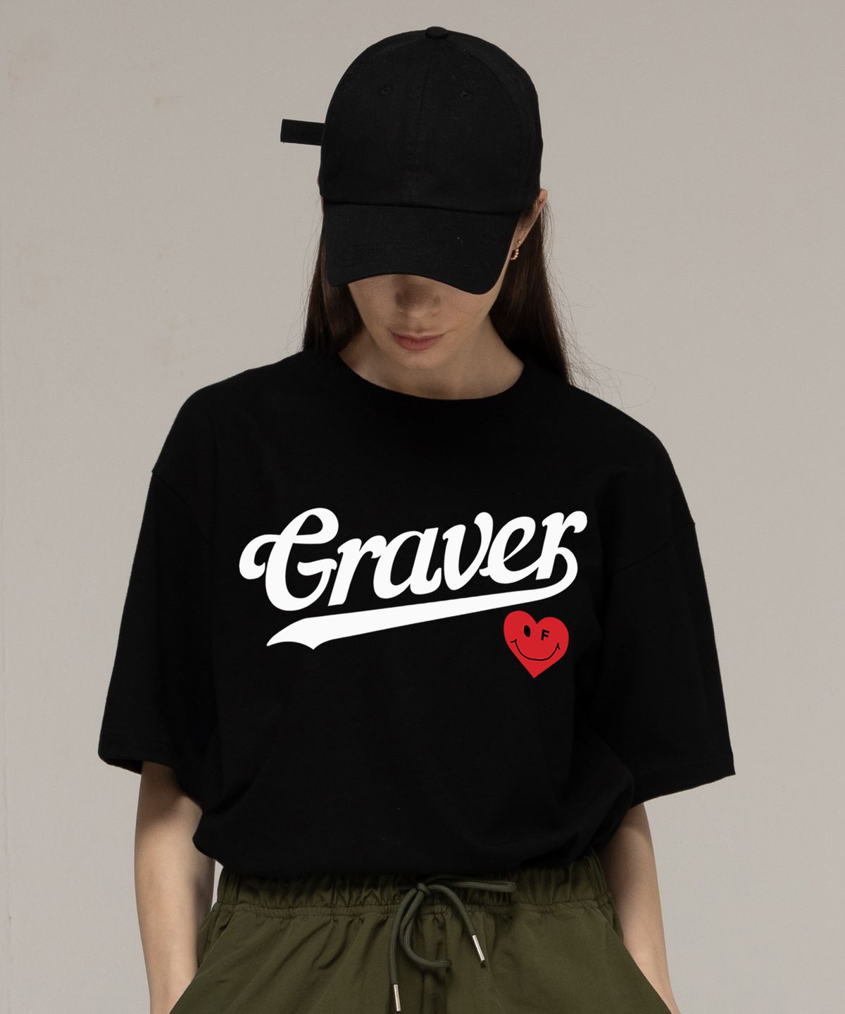 그레이버(GRAVER) [UNISEX]베이스볼 로고 하트스마일 반팔티_블랙