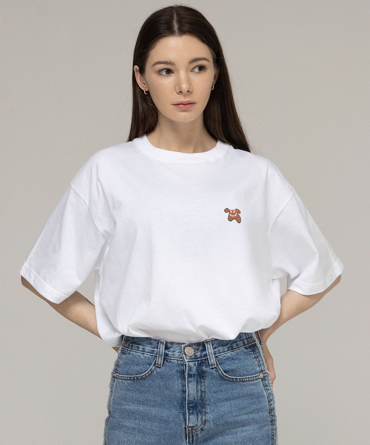 그레이버(GRAVER) [UNISEX]스몰 베어 바디 스마일 반팔티_화이트