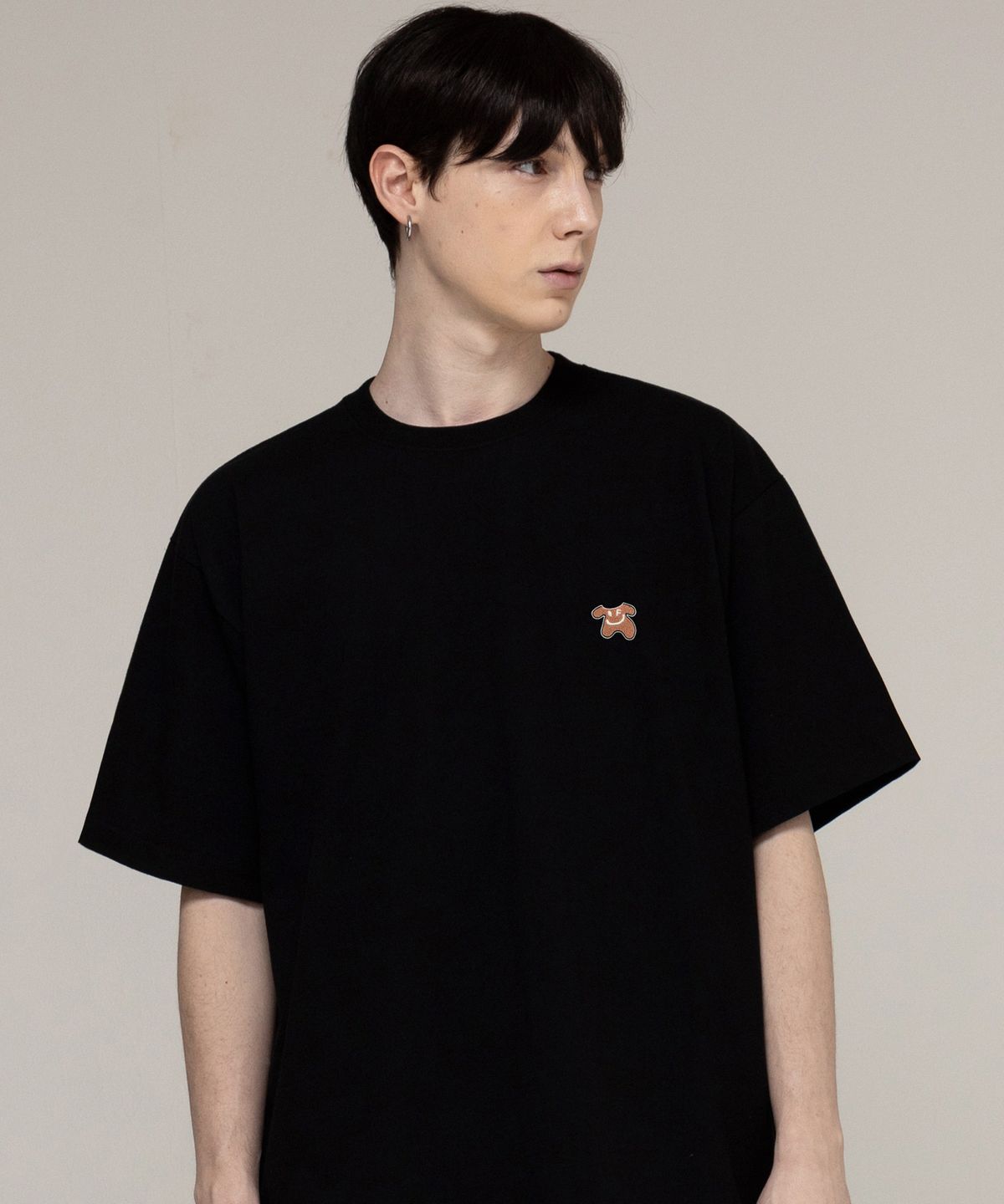 그레이버(GRAVER) [UNISEX]스몰 베어 바디 스마일 반팔티_블랙