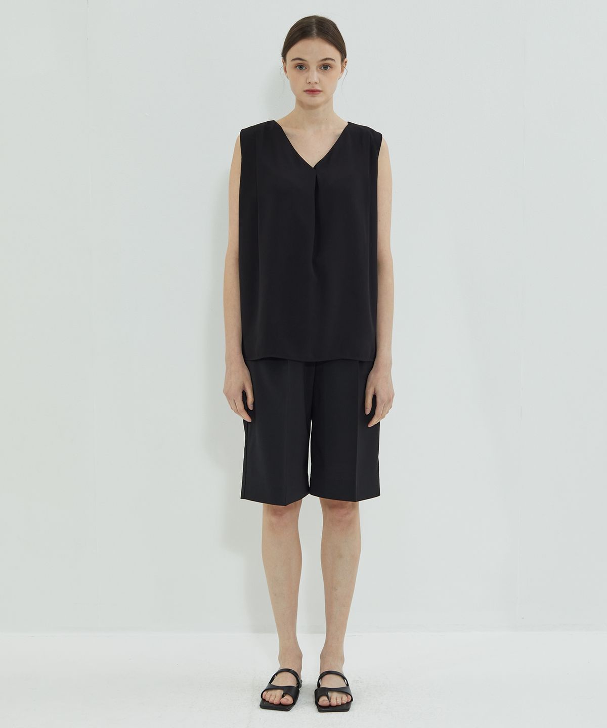 마나비스세븐(MANAVIS7) Pintuck Double Layer Blouse Black