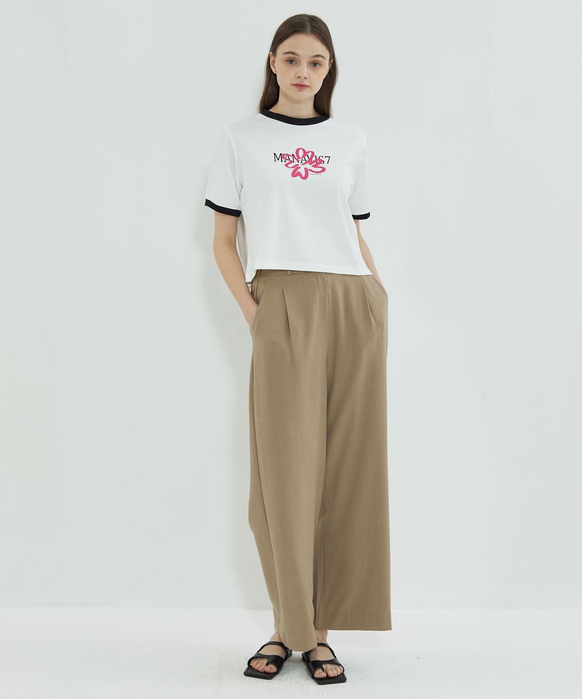 마나비스세븐(MANAVIS7) Clover Coloring Line T-shirt White
