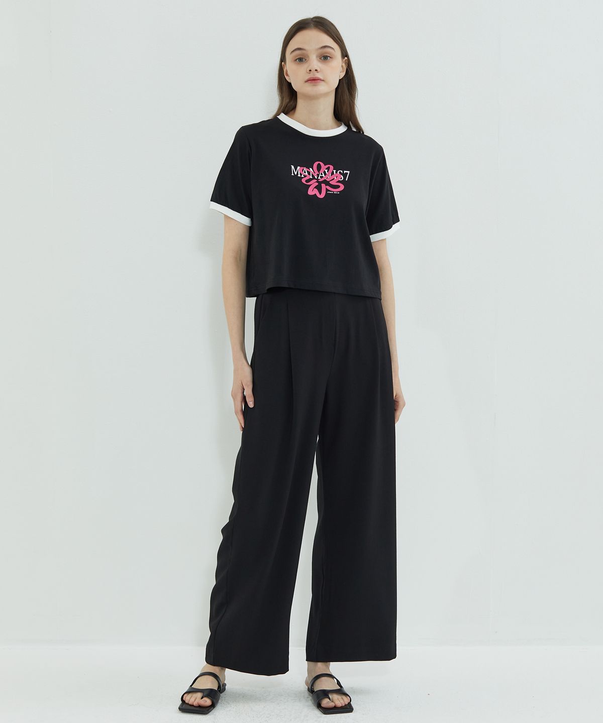마나비스세븐(MANAVIS7) Clover Coloring Line T-shirt Black