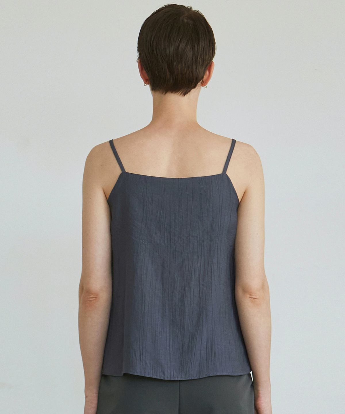 닉앤니콜(NICK&NICOLE) SEMI SATIN SLEEVELESS_DARK BLUE