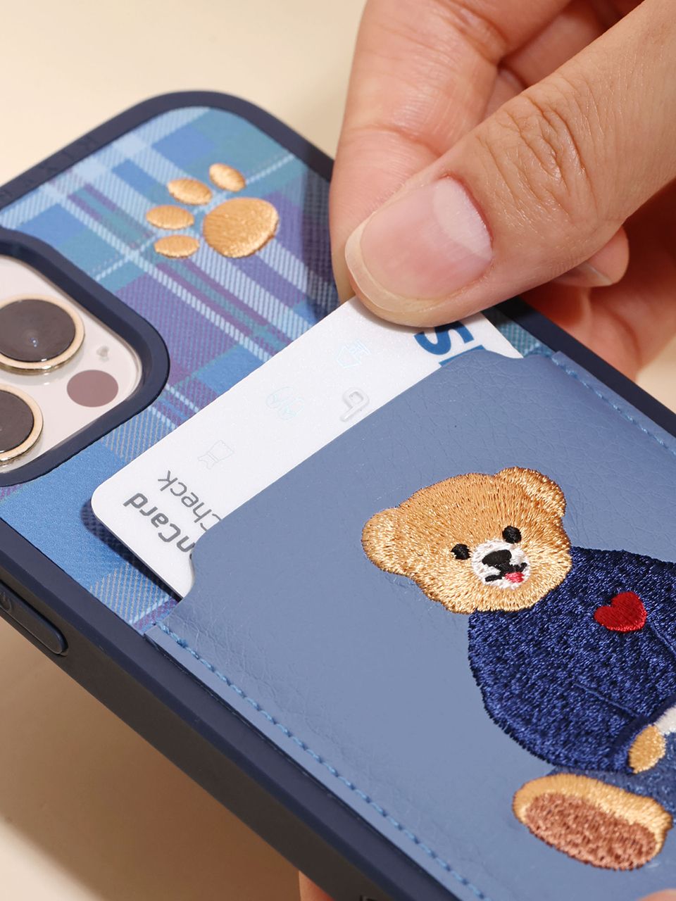 MUSINSA | DESIGNSKIN Embroidery Heart Bear Pocket Case Sky Blue