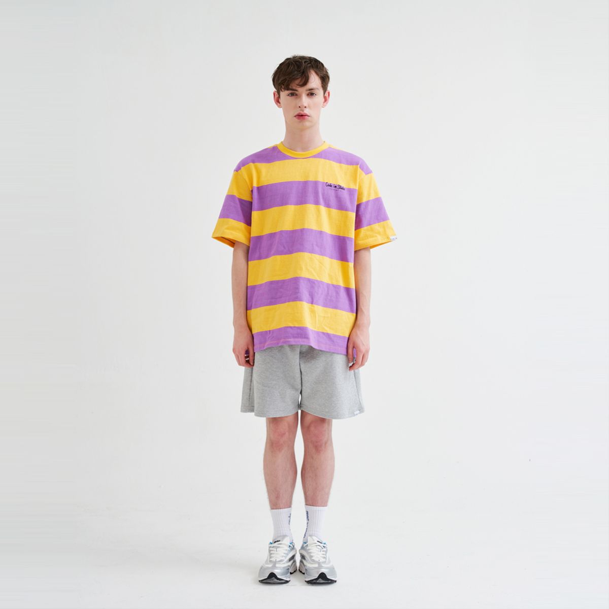 코드아이엠(CODE I'M) 어센틱 로고 프린팅 YP 미들 스트라이프 오버핏 보더티