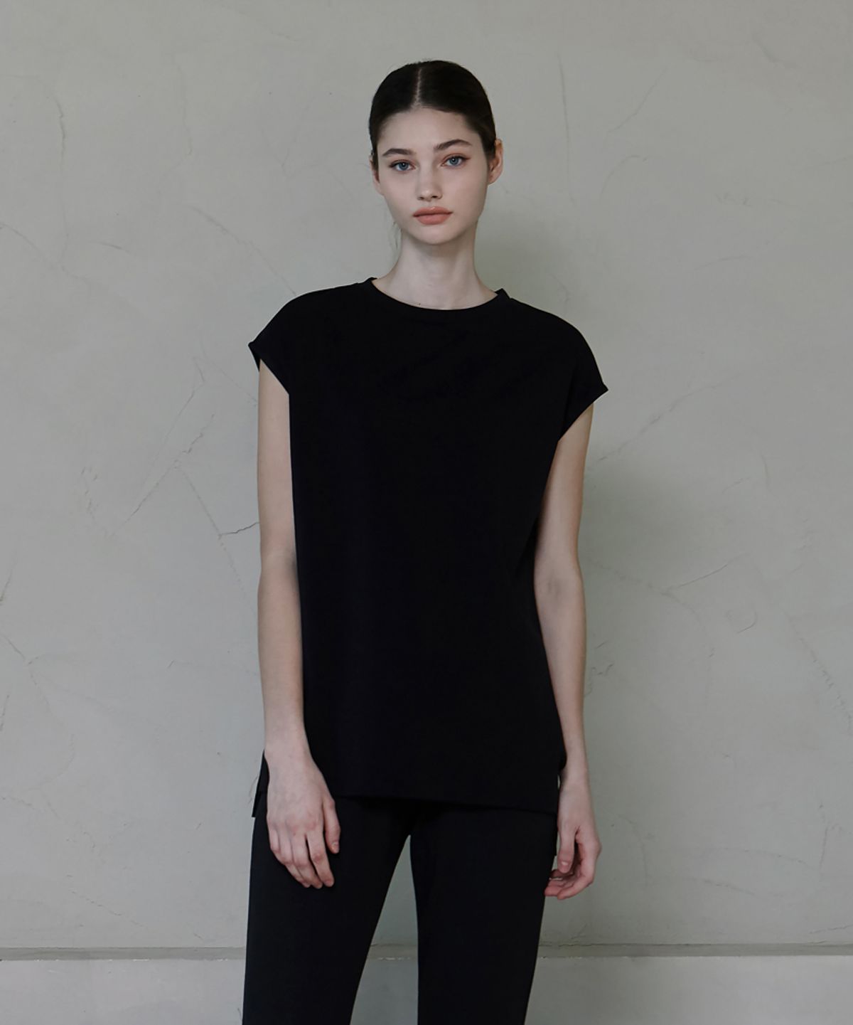 데비웨어(DEVIWEAR) 마일리 슬릿 캡 슬리브 DEVI-TS0036-블랙