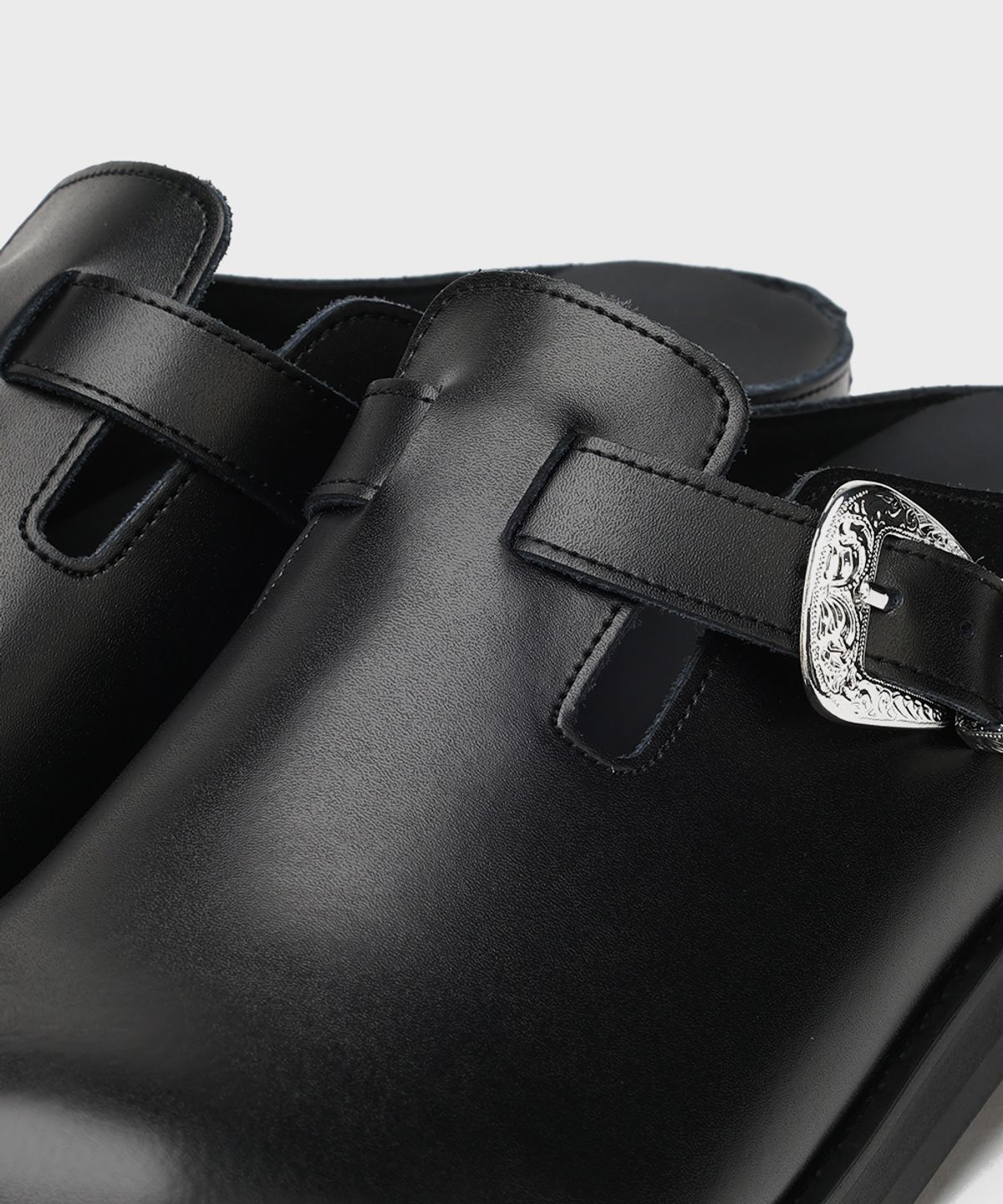 피렌체 아뜨리에(FIRENZE ATELIER) [SECOND.A] 엔틱버클 6CM 벌룬 블로퍼 2NDS090B [BLACK]