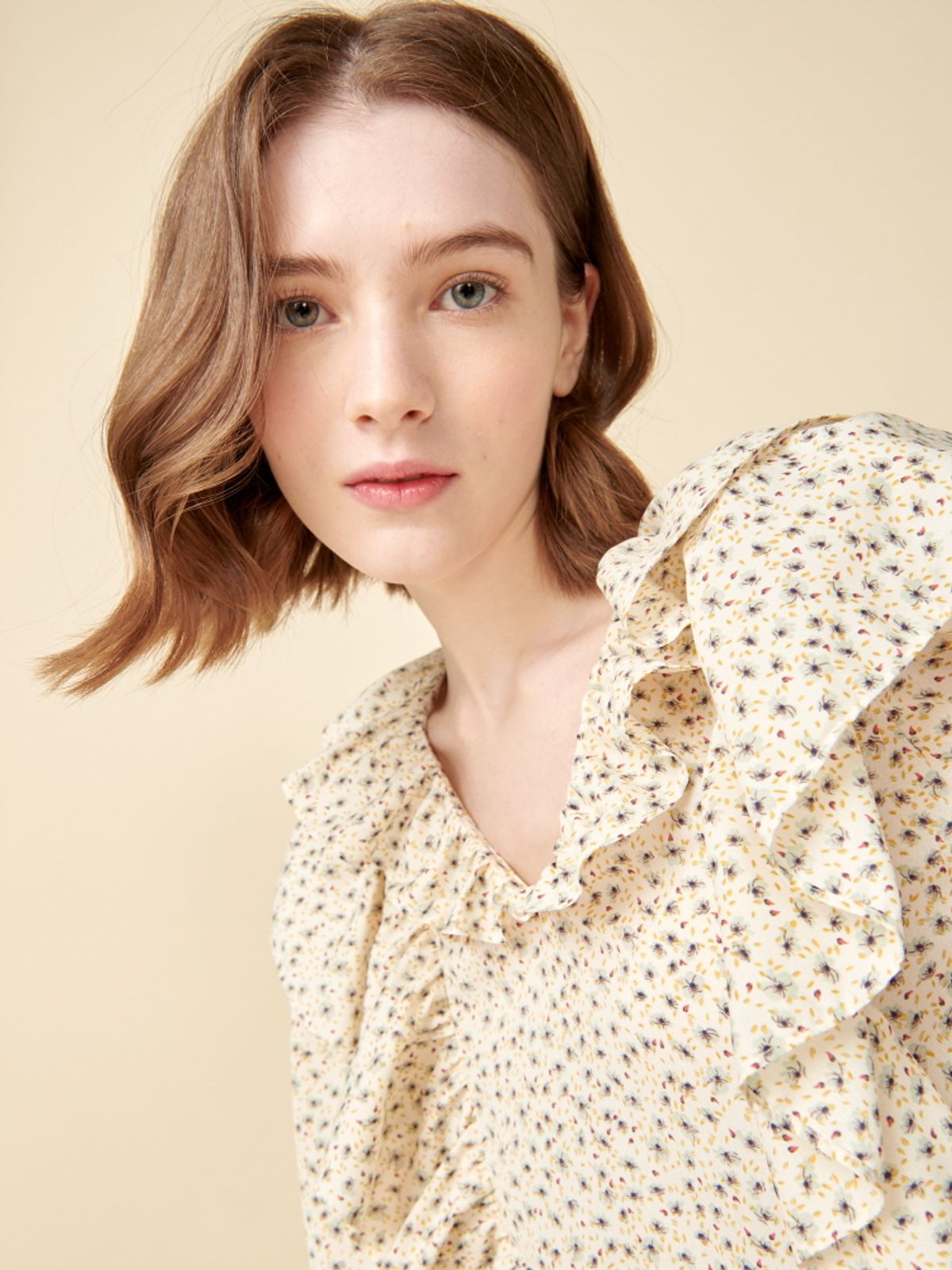 코엣(COETT) 데이지 셔링 탑 Coett Daisy Shirring Top 크림