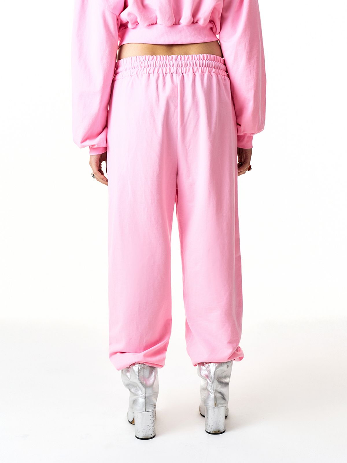 와이이이엘(YEEL) Chain Logo Jogger Pants Pink