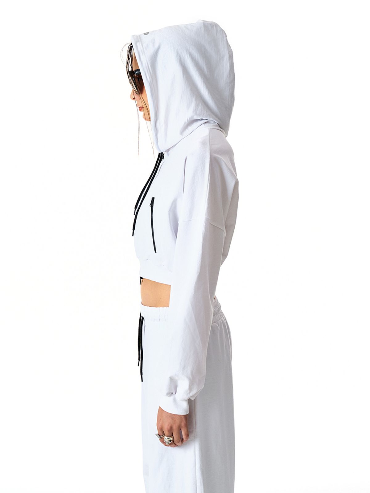 와이이이엘(YEEL) Chain Logo ZIP-UP Hoodie White