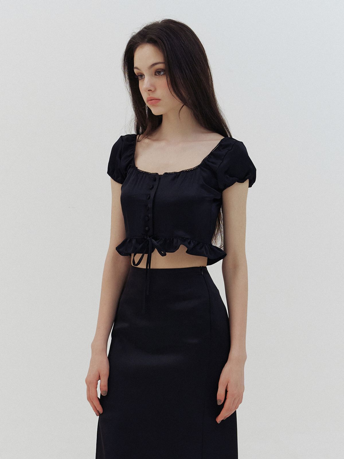 카인더베이비(KINDABABY) Baby Black Semi Crop Blouse
