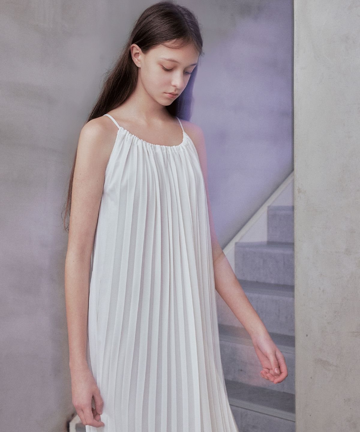 랭5(LANG5) [NELLIE] PLEATS ONE-PIECE [넬리] 플리츠 원피스