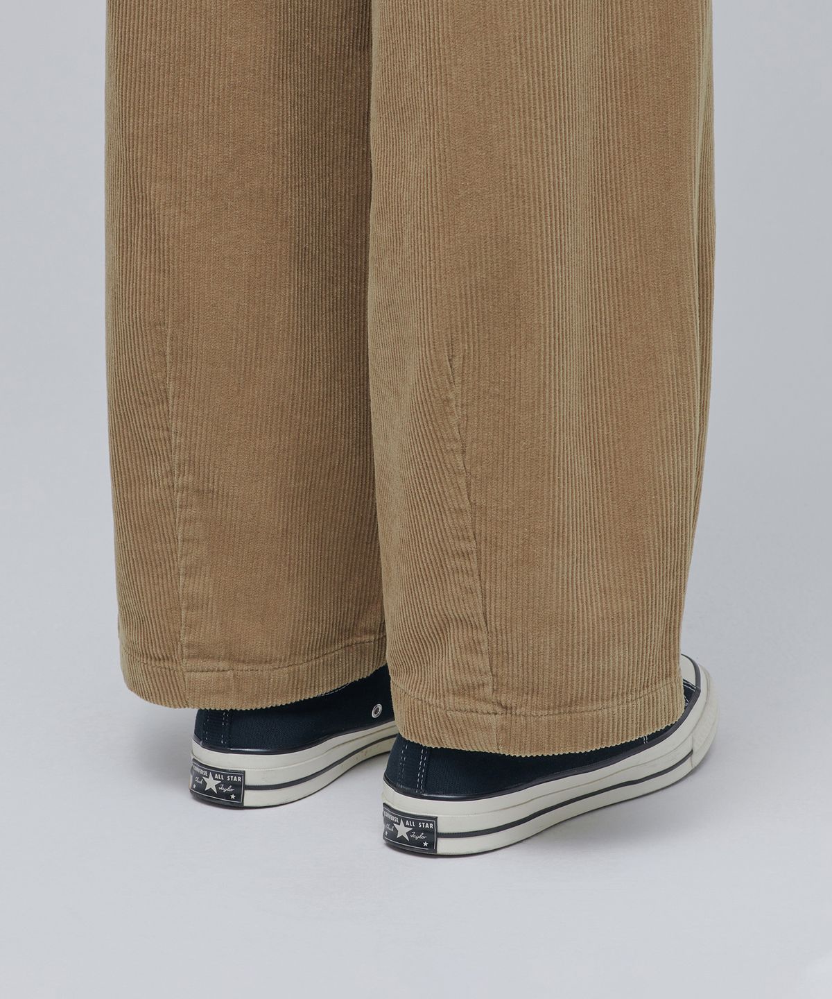 무신사 스탠다드(MUSINSA STANDARD) 코듀로이 와이드 벌룬 팬츠 [베이지]