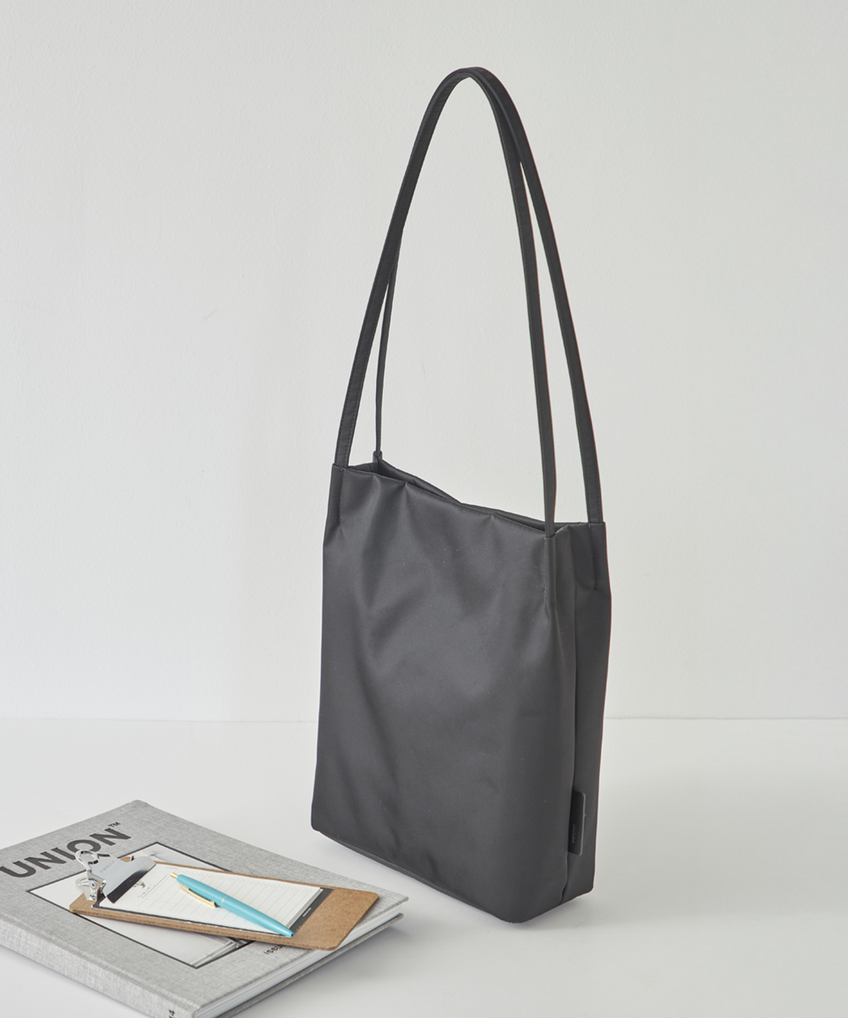 아이띵소(ITHINKSO) SLIM NEAT BAG _ CLASSY 슬림 니트백 _ 클래시