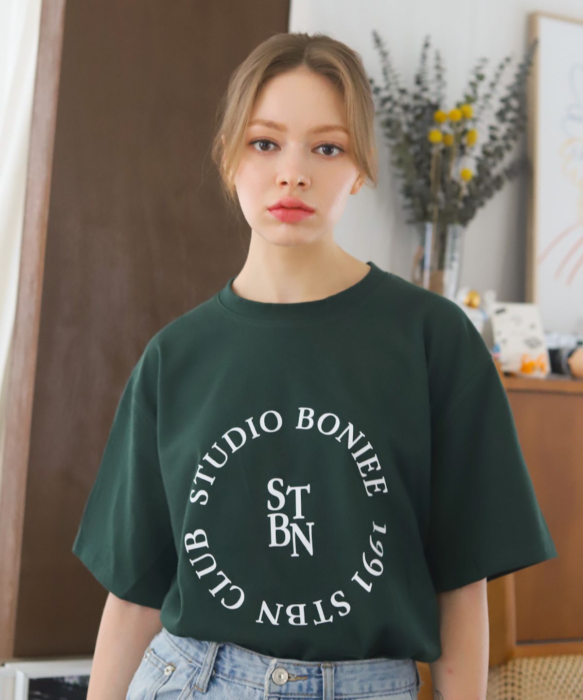 보늬(BONIEE) 써클 라운드(Circle Round) 그래픽 루즈 티셔츠 그린