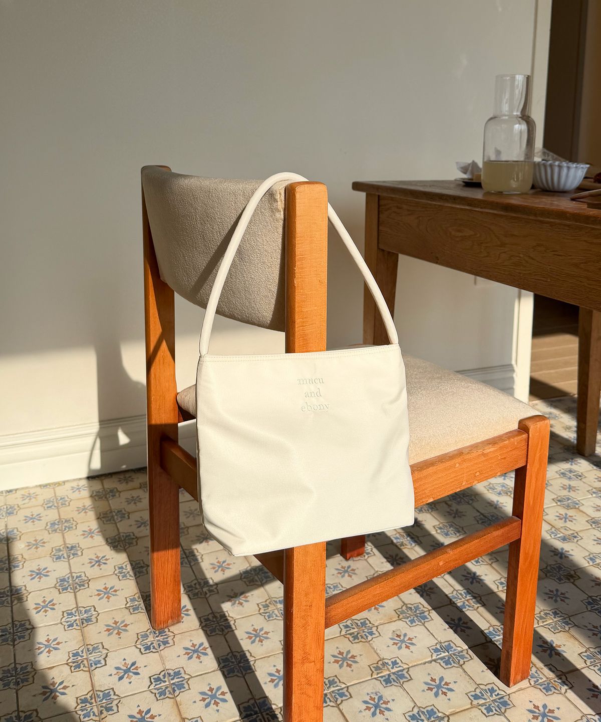 무쿠앤에보니(MUCU AND EBONY) Nearest Bag _ Cream