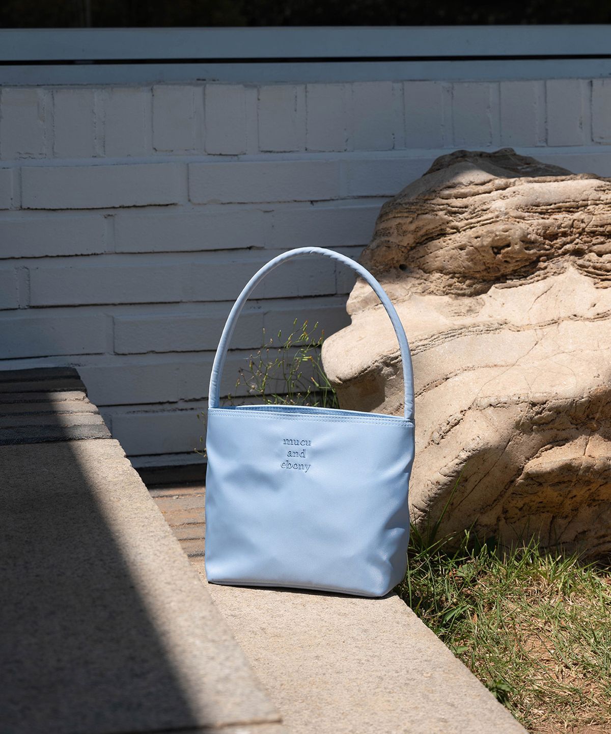 무쿠앤에보니(MUCU AND EBONY) Nearest Bag _ Light blue