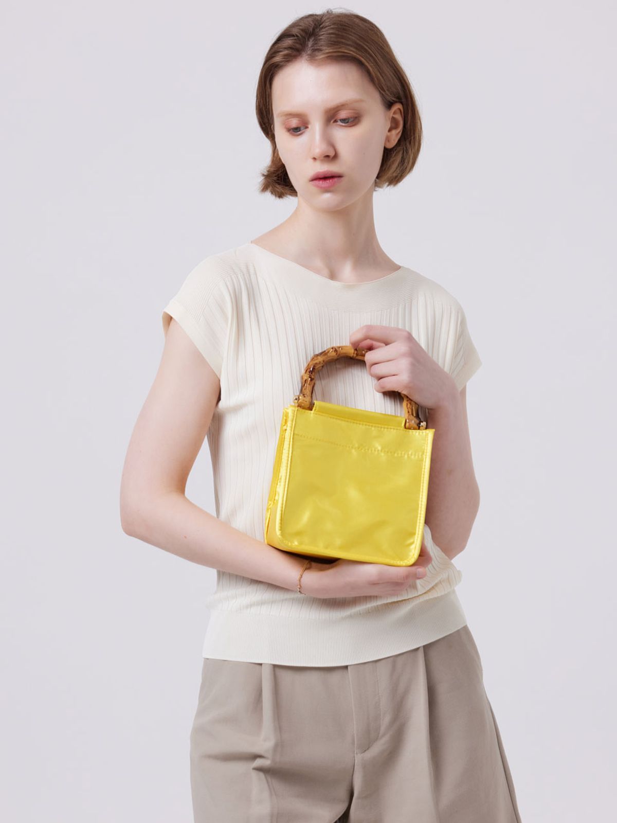 아이홀릭 캐시미어(AYIHOLIC CASHMERE) color satin tote bag