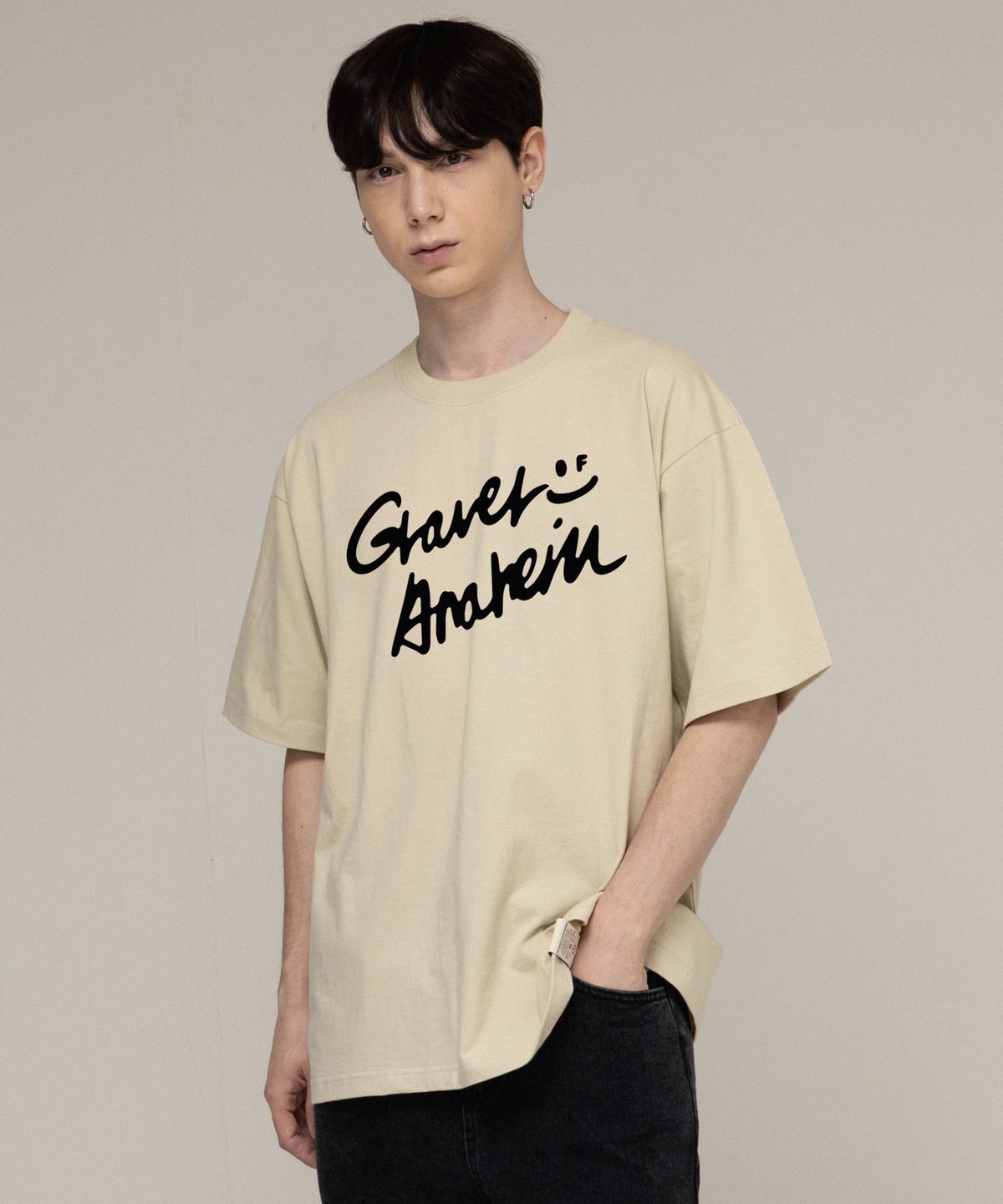 그레이버(GRAVER) [UNISEX]드로잉 로고 스마일 반팔티_샌드베이지