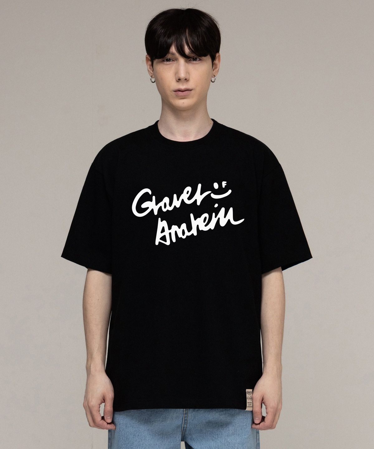그레이버(GRAVER) [UNISEX]드로잉 로고 스마일 반팔티_블랙