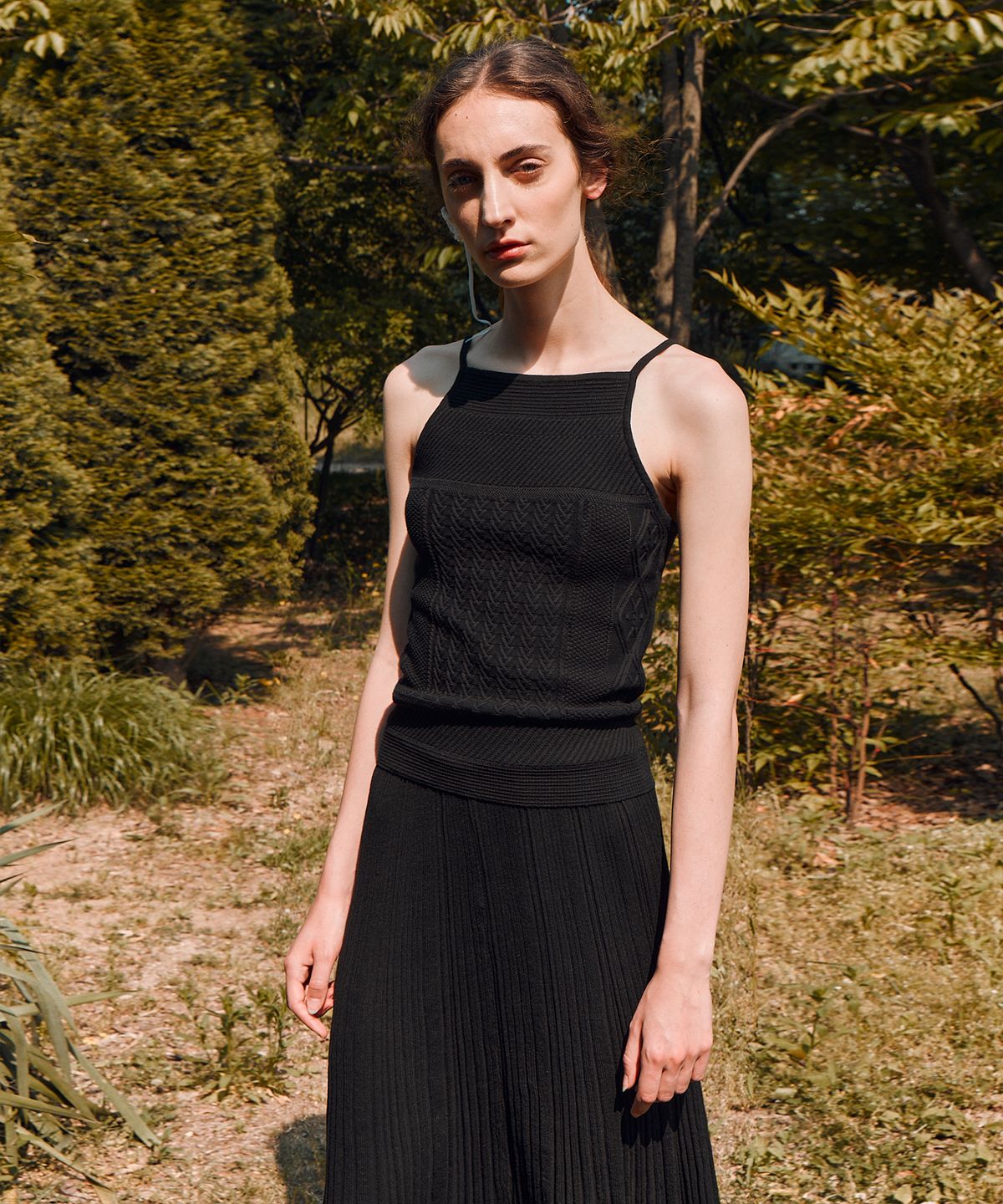 리이(RE RHEE) HALTER NECK KNITTED TOP BLACK
