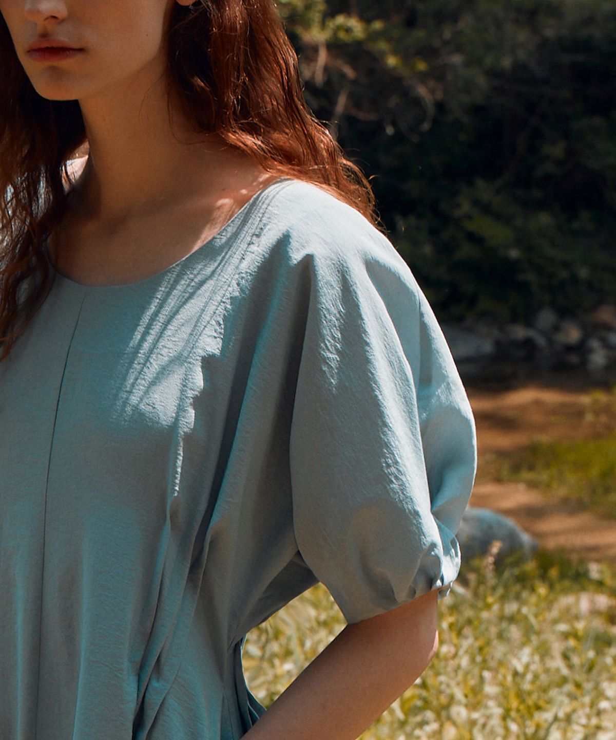 리이(RE RHEE) PINTUCK DETAILED PUFF SLEEVED MIDI DRESS ICE BERG