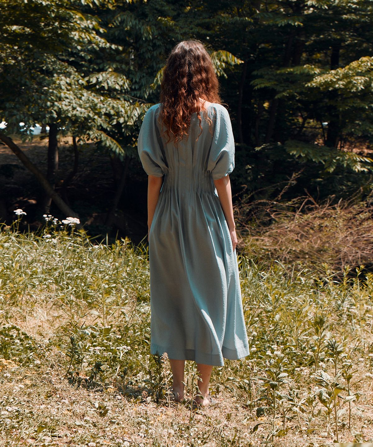 리이(RE RHEE) PINTUCK DETAILED PUFF SLEEVED MIDI DRESS ICE BERG