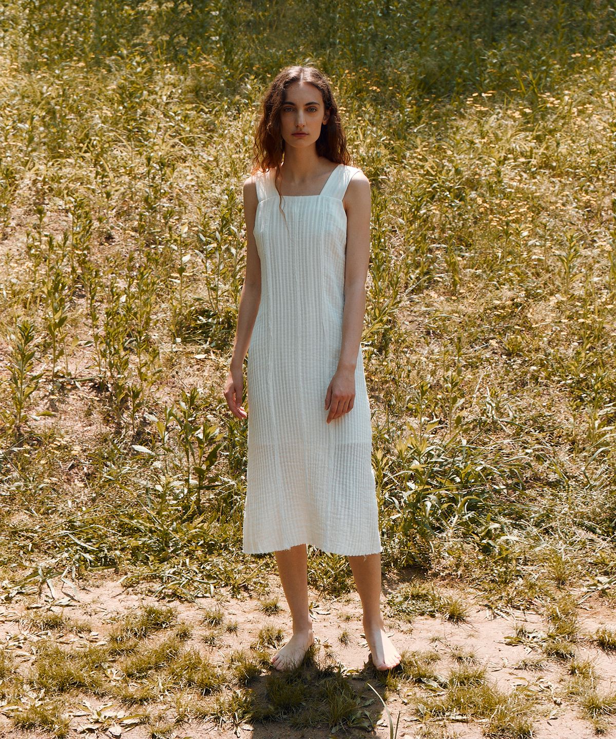 리이(RE RHEE) RAW HEM SQUARE-NECK MIDI DRESS
