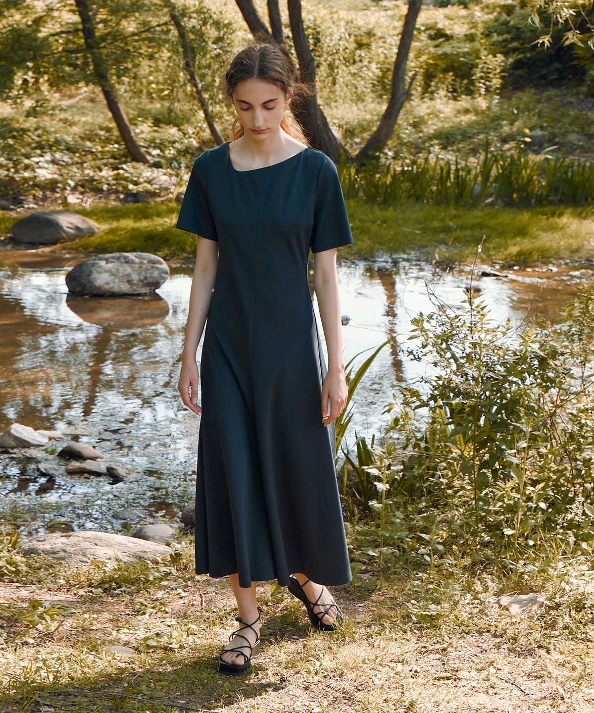 리이(RE RHEE) ASYMMETRIC FLARED MIDI DRESS