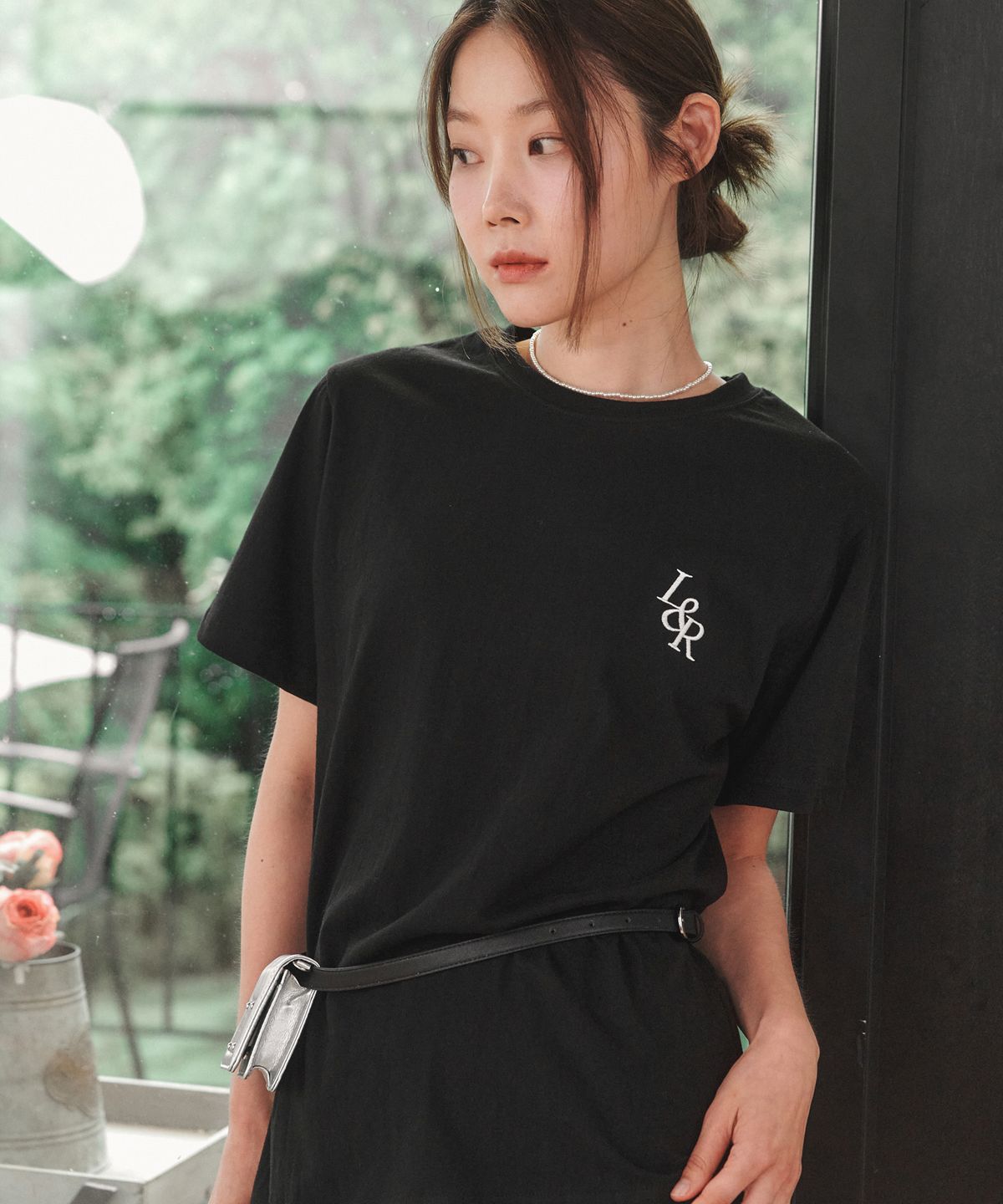 로시로우(LOSSYROW) Signature Logo Half-Sleeve T-shirt [black]