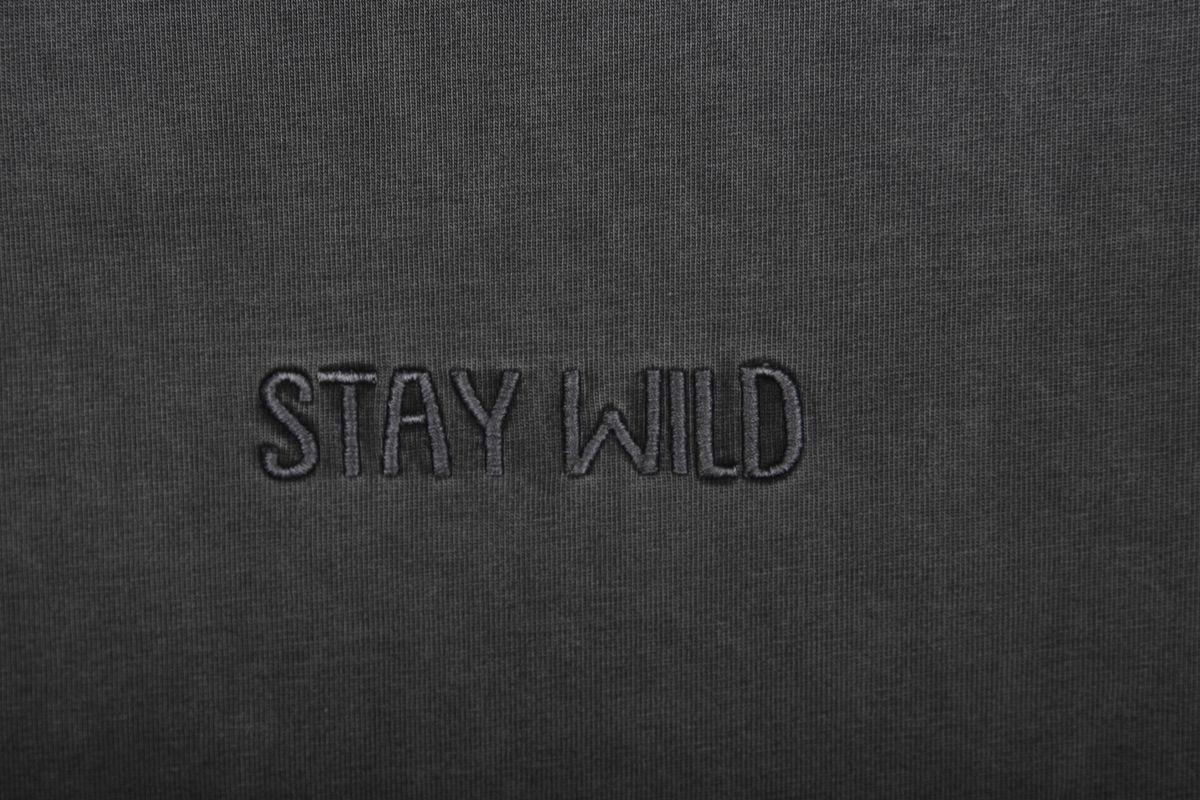쿤타치(KUNTACH) Embroidered STAY WILD Pigment dyed ShortSleeve