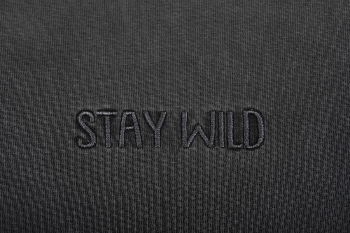 쿤타치(KUNTACH) Embroidered STAY WILD Pigment dyed ShortSleeve