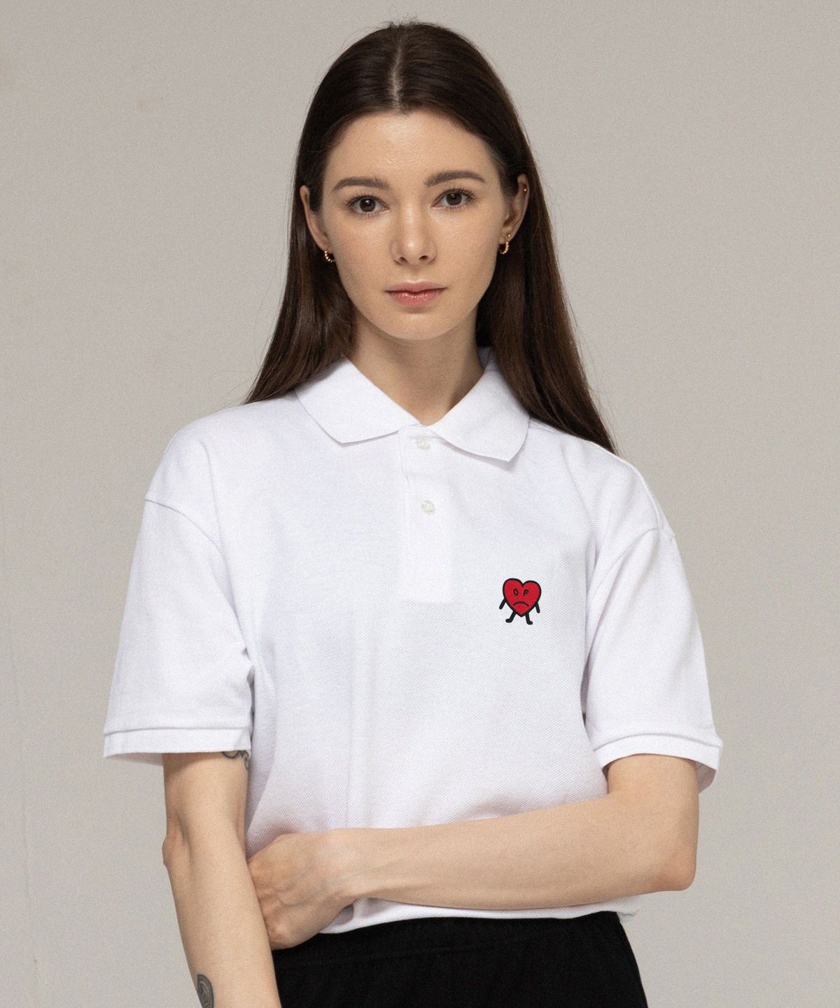 그레이버(GRAVER) [UNISEX]드로잉 하트자수 피케 반팔티셔츠_화이트