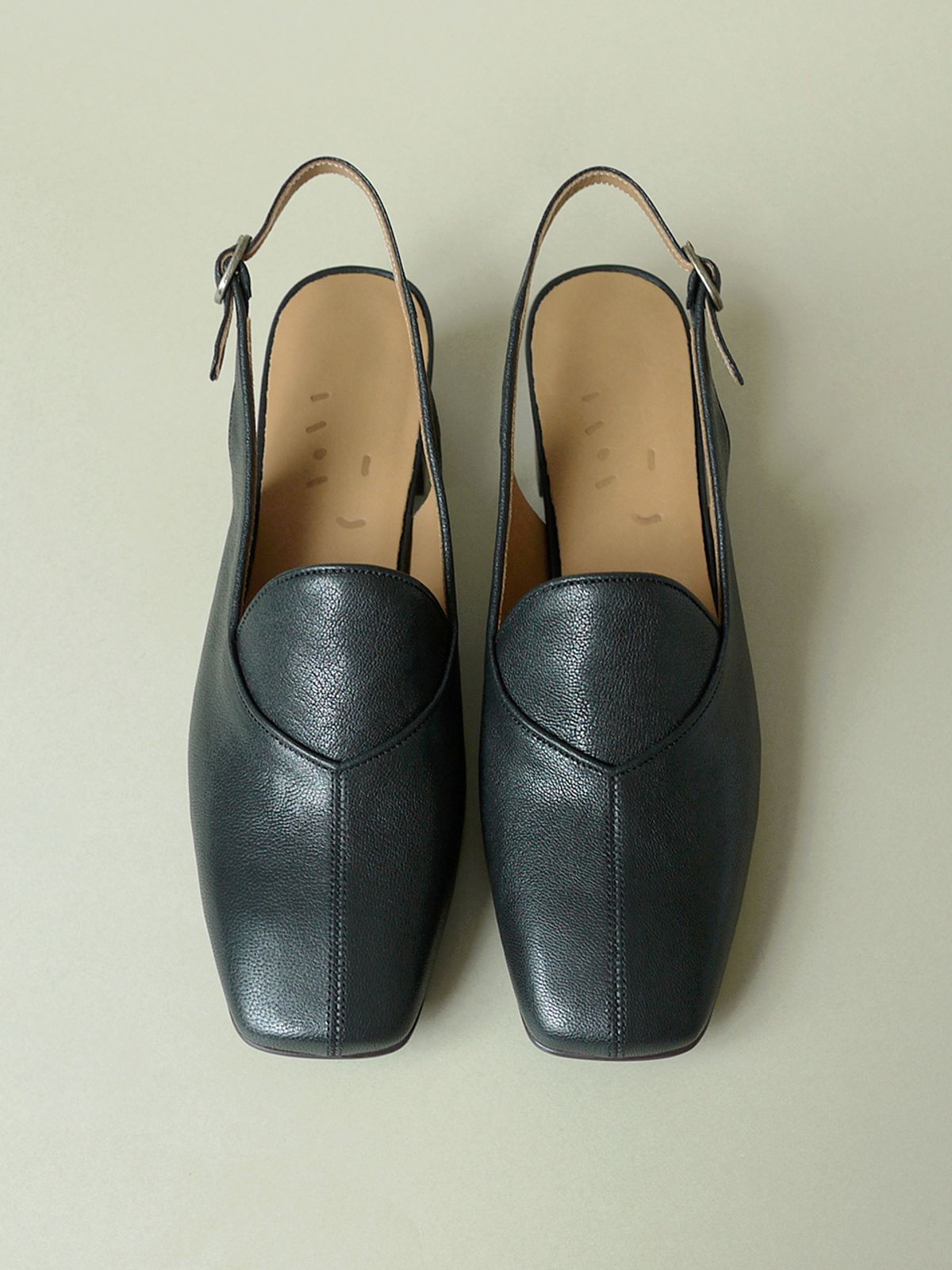 흰(HEENN) Block Heel Slingback Loafers . Black