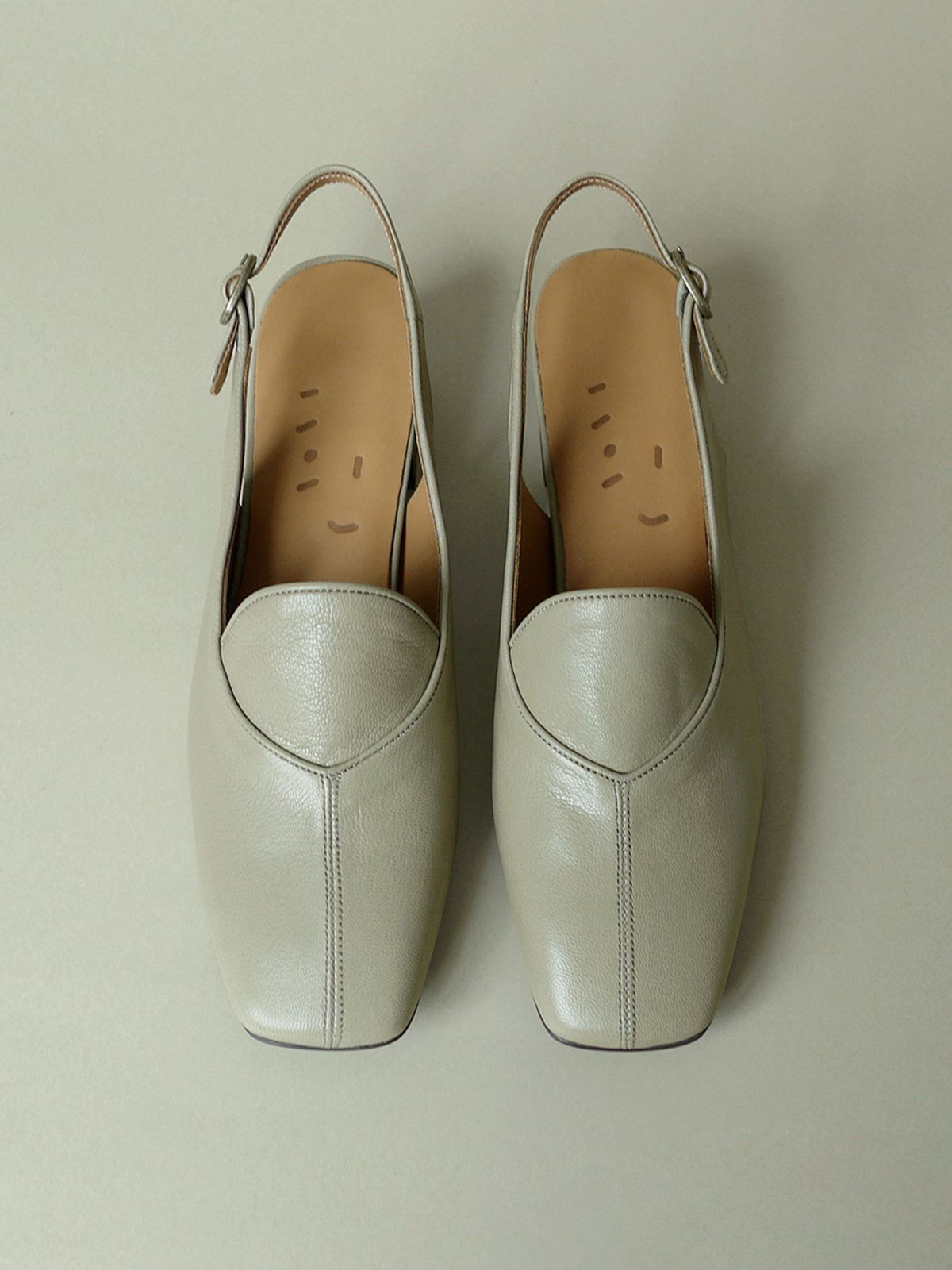 흰(HEENN) Block Heel Slingback Loafers . Olive