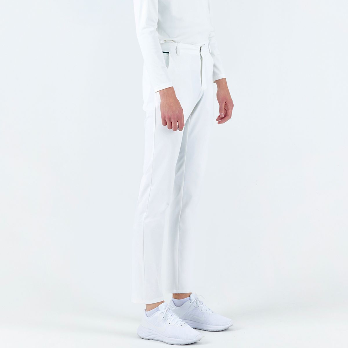 미스페라(MEASPHERA) MEN STANDARD-FIT ESSENTIAL PANTS WHITE