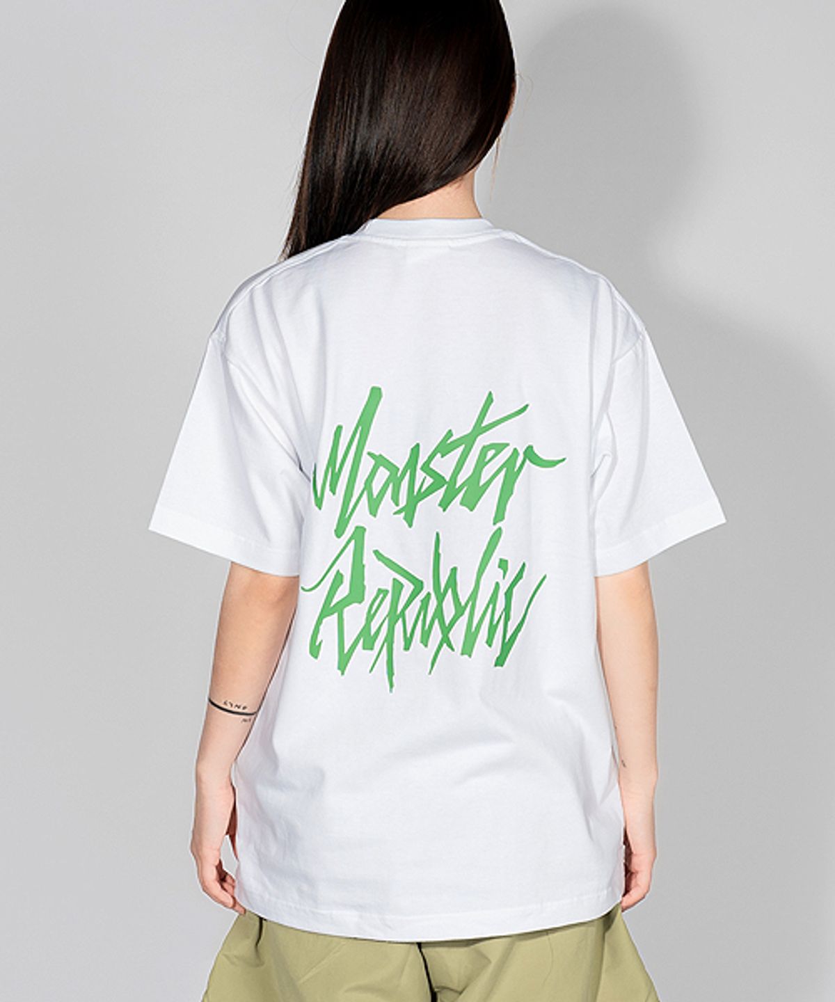 몬스터리퍼블릭(MONSTER REPUBLIC) 무브먼트 로고 라이트그린 티셔츠 화이트
