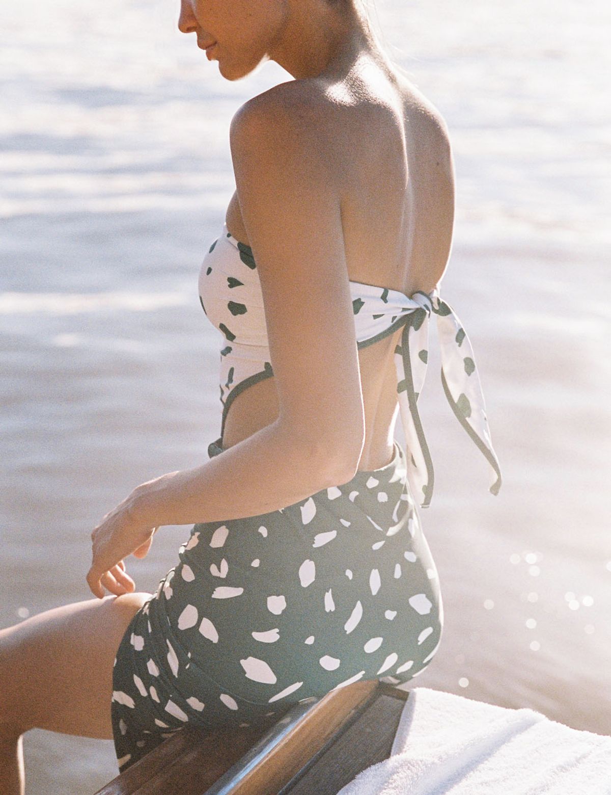 써피(SURFEA) TILDA BIKINI TOP_OFF WHITE