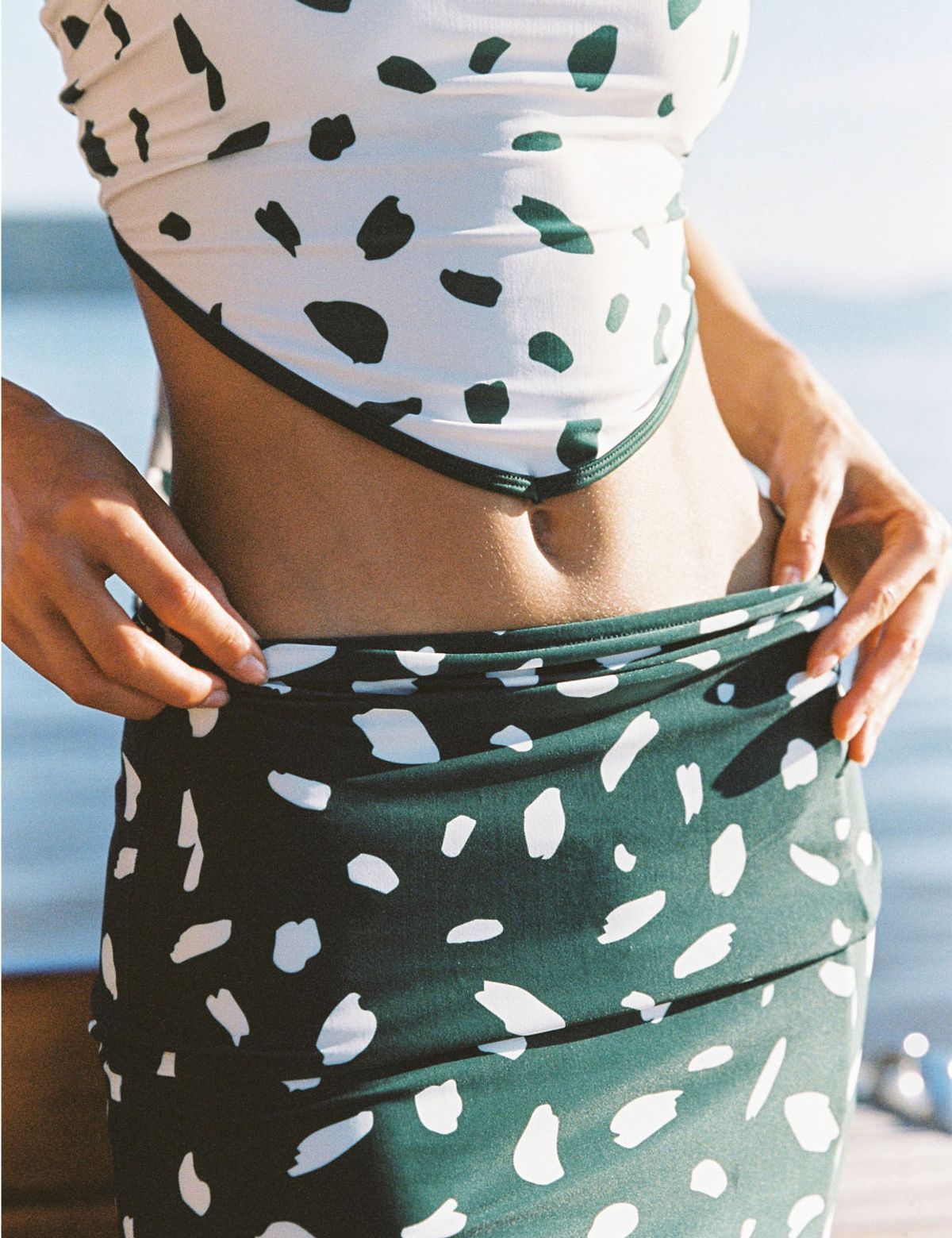 써피(SURFEA) TILDA BIKINI TOP_OFF WHITE